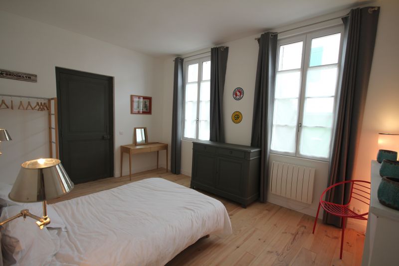 Photo 13 : CHAMBRE d'une maison située à Ars en Ré, île de Ré.