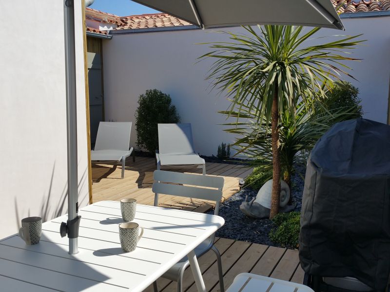 Photo 21 : TERRASSE d'une maison située à Le Bois-Plage-en-Ré, île de Ré.