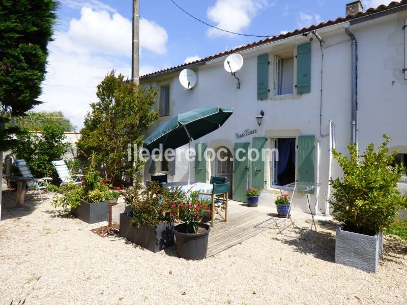 Photo 1 : NC d'une maison située à La Couarde-sur-mer, île de Ré.