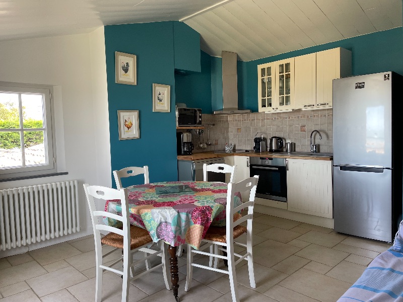 Photo 2 : CUISINE d'une maison située à La Flotte-en-Ré, île de Ré.