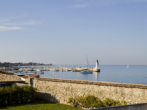 Photo 13 : EXTERIEUR d'une maison située à La Flotte-en-Ré, île de Ré.