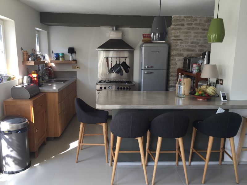 Photo 5 : CUISINE d'une maison située à Les Portes-en-Ré, île de Ré.