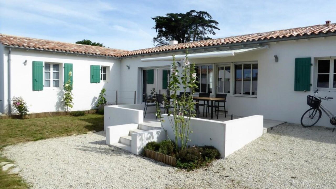 Photo 1 :  d'une maison située à La Couarde-sur-mer, île de Ré.