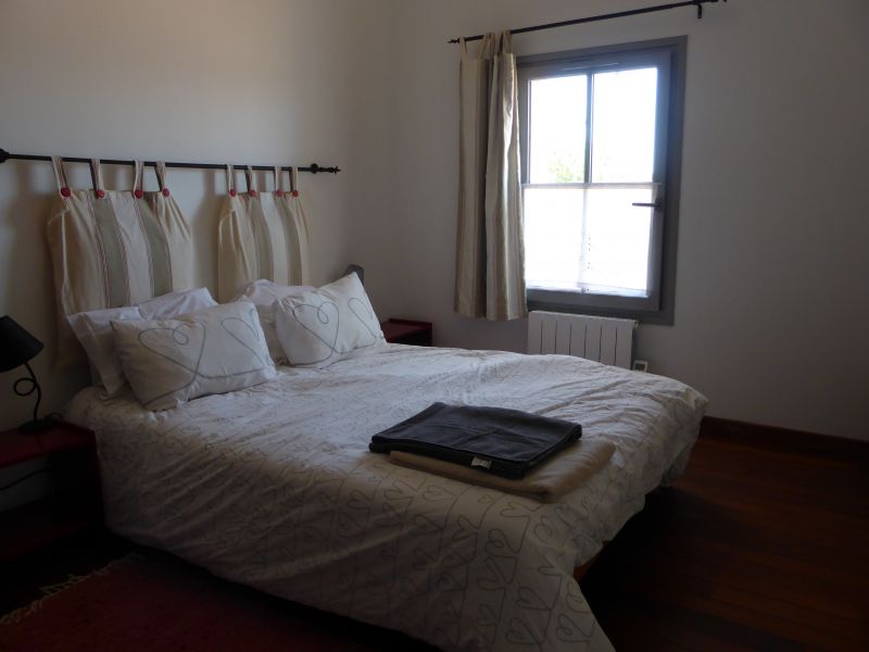 Photo 13 : CHAMBRE d'une maison située à Loix, île de Ré.