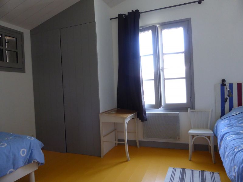 Photo 16 : CHAMBRE d'une maison située à Loix, île de Ré.