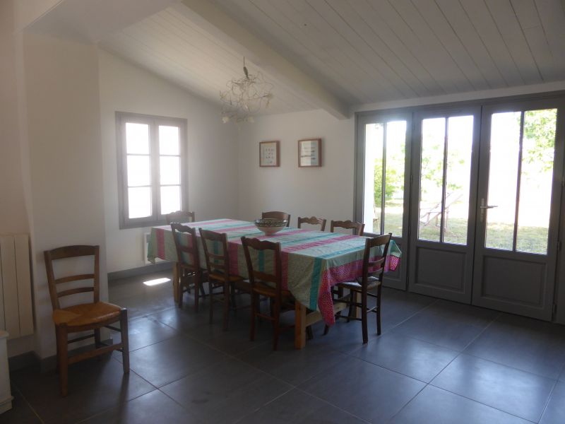 Photo 12 : SEJOUR d'une maison située à Loix, île de Ré.