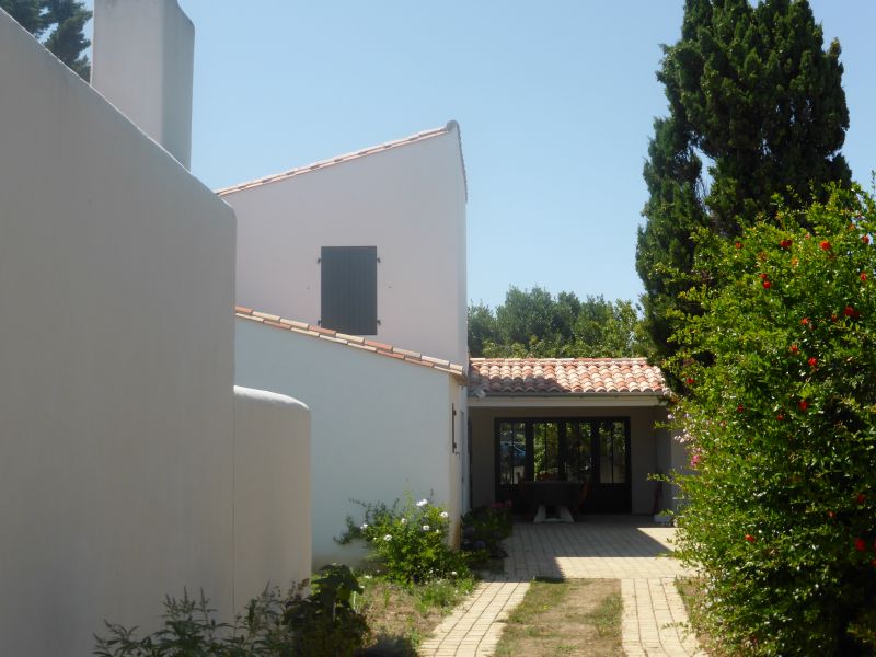 Photo 6 : EXTERIEUR d'une maison située à Loix, île de Ré.