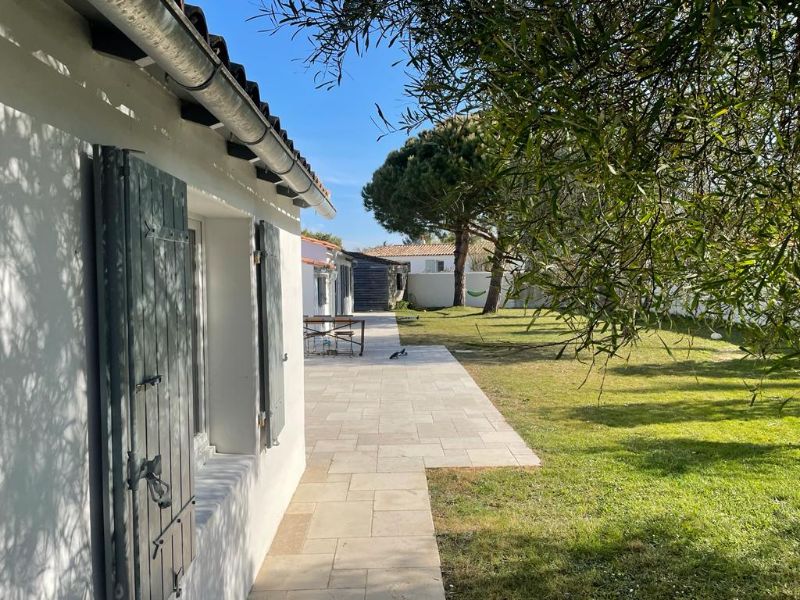 Photo 5 : EXTERIEUR d'une maison située à Les Portes-en-Ré, île de Ré.