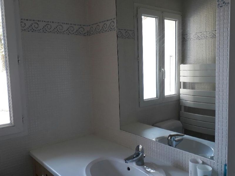 Photo 14 : SALLEDEBAIN d'une maison située à Les Portes-en-Ré, île de Ré.