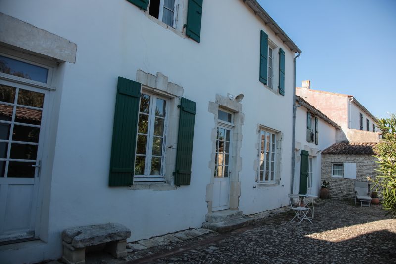 Photo 2 : NC d'une maison située à La Couarde, île de Ré.