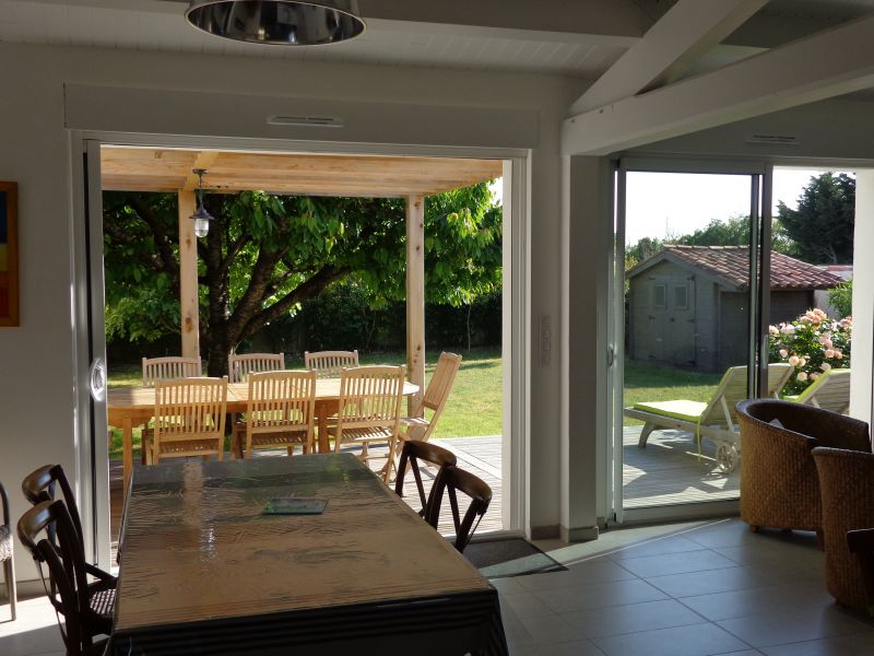 Photo 12 : SEJOUR d'une maison située à Saint-Martin-de-Ré, île de Ré.