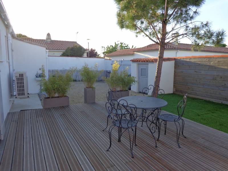 Photo 7 : TERRASSE d'une maison située à Saint-Martin, île de Ré.