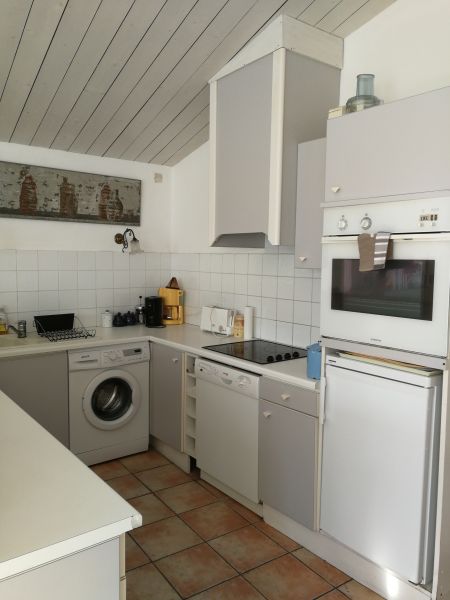 Photo 9 : CUISINE d'une maison située à Les Portes-en-Ré, île de Ré.