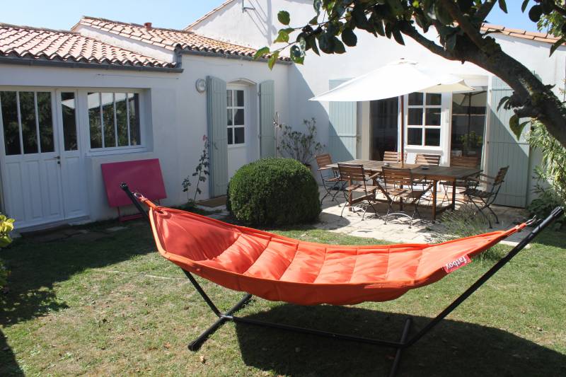 Photo 1 : TERRASSE d'une maison située à Ars en Ré, île de Ré.