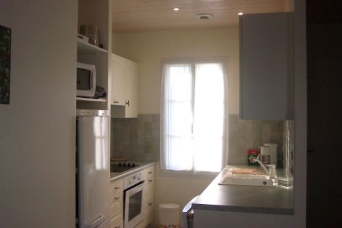 Photo 2 : CUISINE d'une maison située à Sainte-Marie, île de Ré.