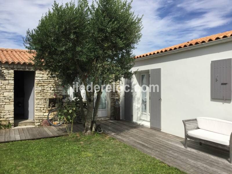 Photo 1 : EXTERIEUR d'une maison située à Loix, île de Ré.