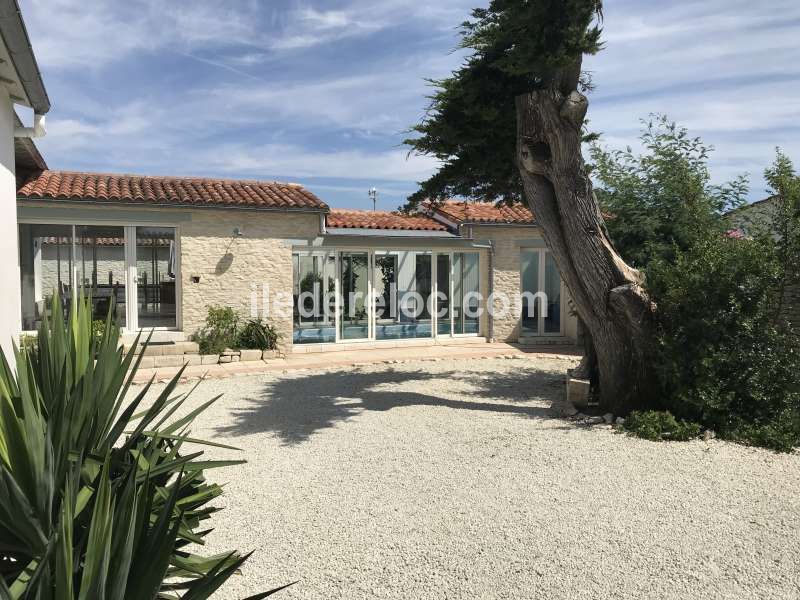 Photo 71 : EXTERIEUR d'une maison située à Sainte-Marie-de-Ré, île de Ré.