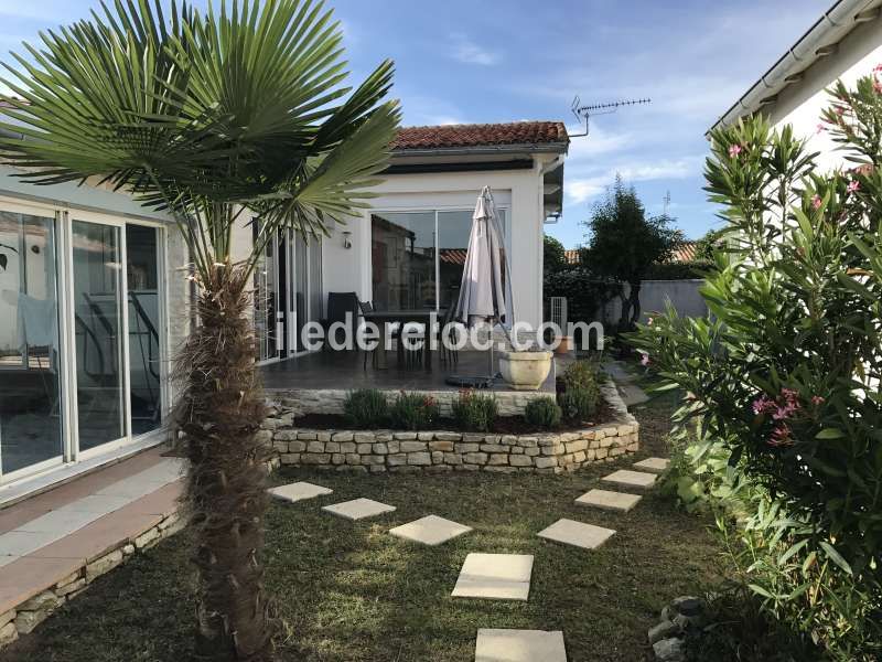 Photo 47 : JARDIN d'une maison située à Sainte-Marie-de-Ré, île de Ré.