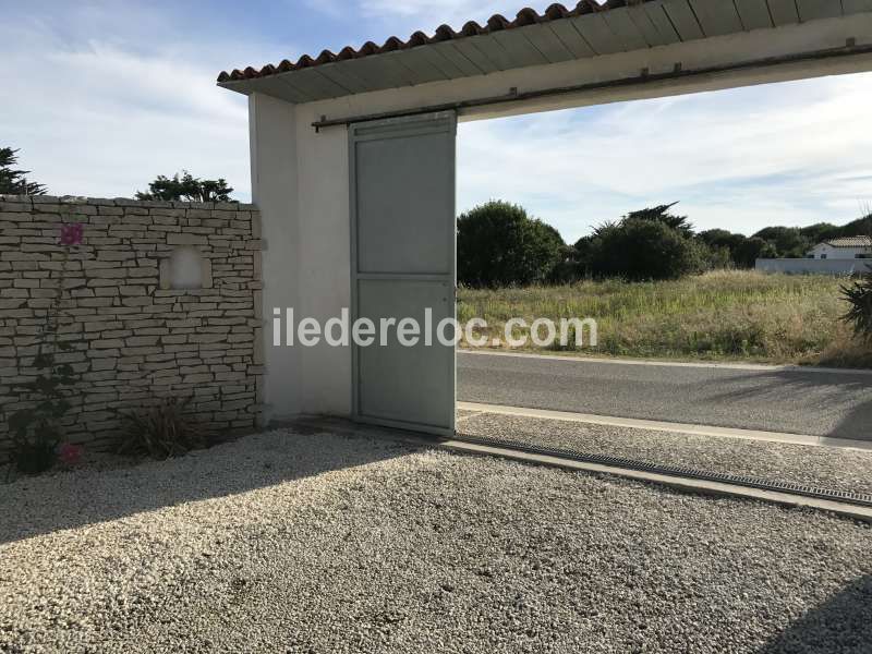 Photo 68 : EXTERIEUR d'une maison située à Sainte-Marie-de-Ré, île de Ré.