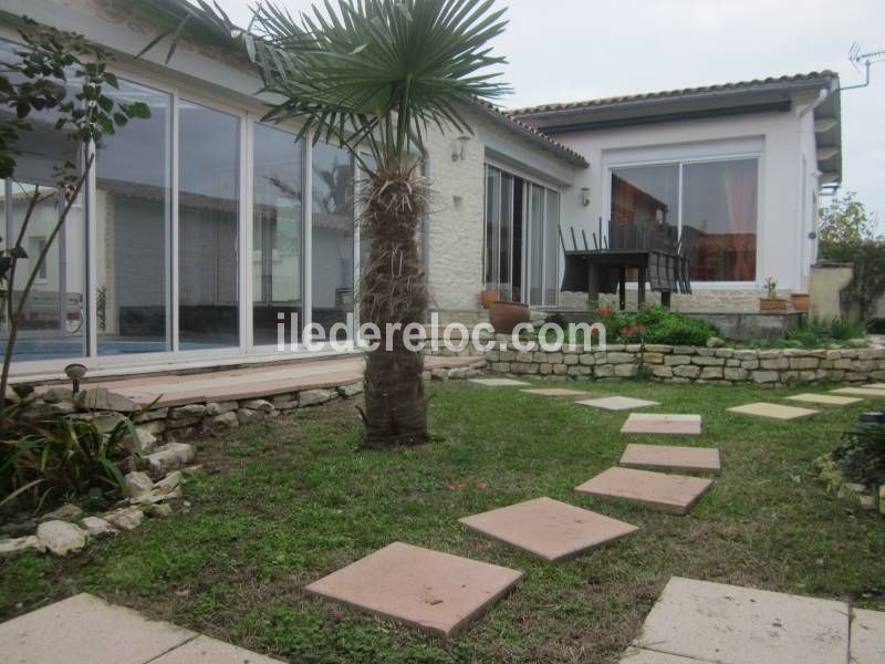 Photo 62 : TERRASSE d'une maison située à Sainte-Marie-de-Ré, île de Ré.