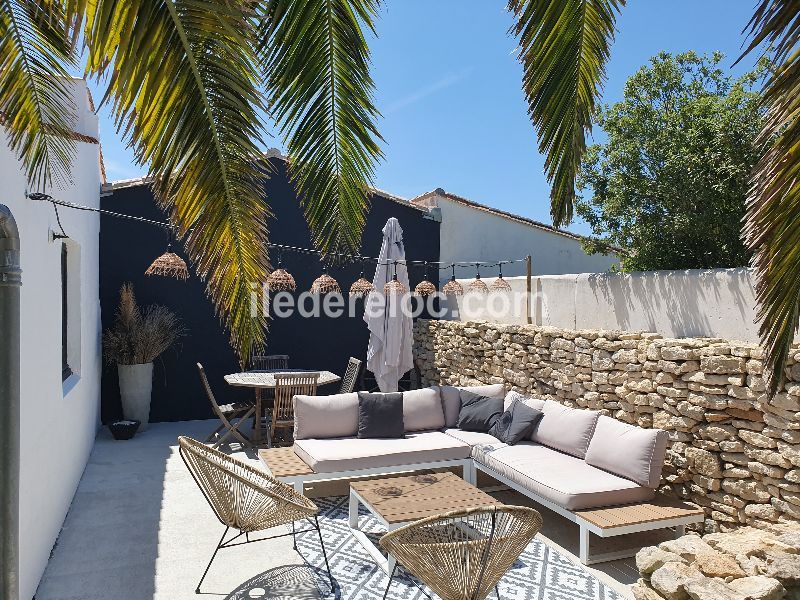 Photo 20 : EXTERIEUR d'une maison située à Loix, île de Ré.