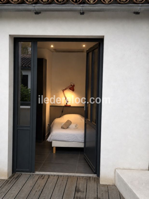 Photo 14 : CHAMBRE d'une maison situ&eacute;e &agrave; La Flotte-en-R&eacute;, &icirc;le de R&eacute;.
