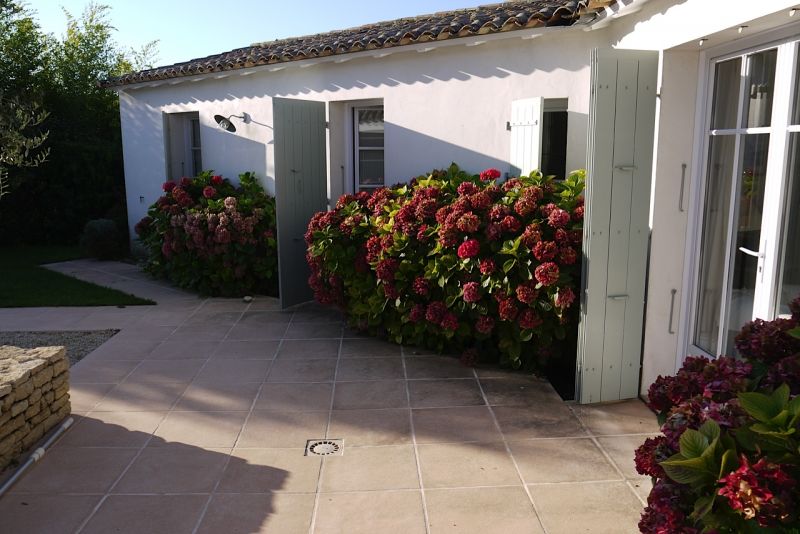 Photo 5 : TERRASSE d'une maison située à Les Portes-en-Ré, île de Ré.