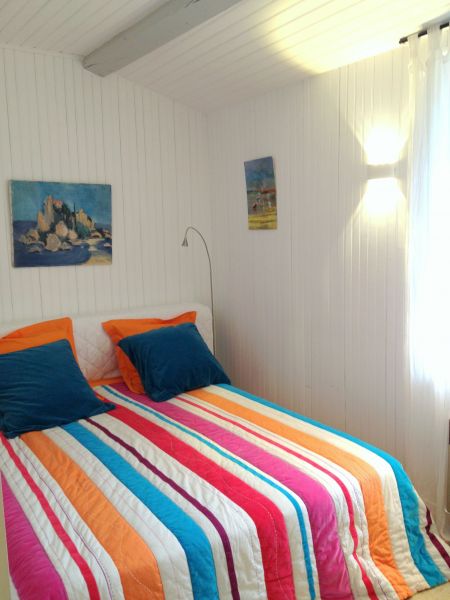 Photo 14 : CHAMBRE d'une maison située à Les Portes, île de Ré.