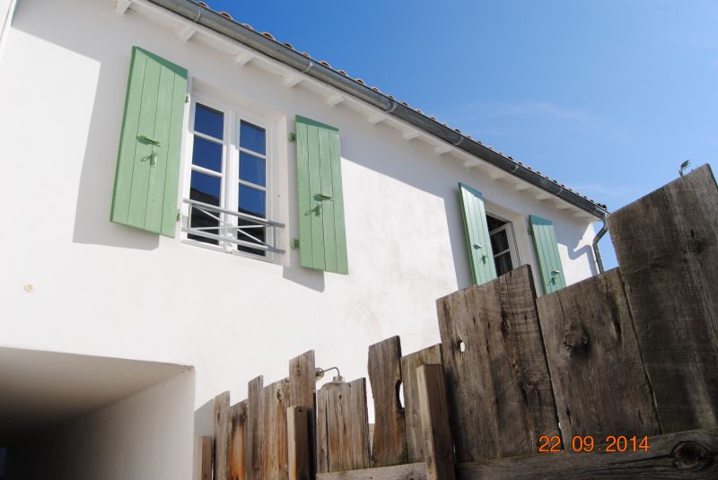 Photo 3 : EXTERIEUR d'une maison située à La Couarde-sur-mer, île de Ré.