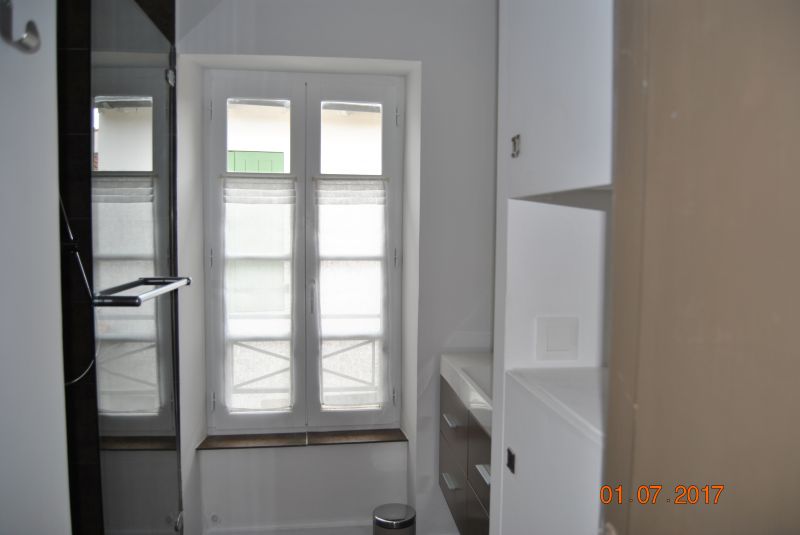 Photo 21 : SALLEDEBAIN d'une maison située à La Couarde-sur-mer, île de Ré.