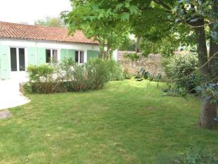 Ile de Ré:Le clos du père ignace - jardin & parking - st martin intra-muros