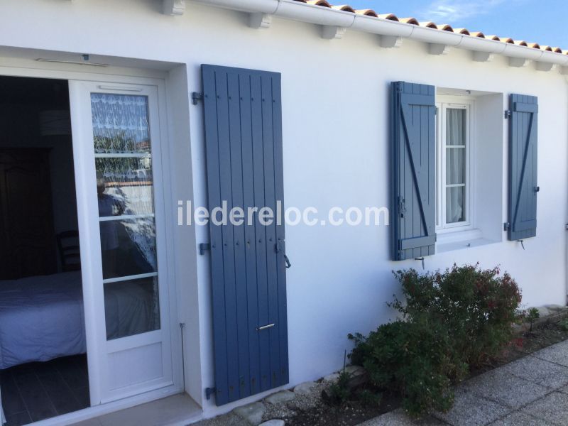 Photo 3 : EXTERIEUR d'une maison située à Rivedoux-Plage, île de Ré.