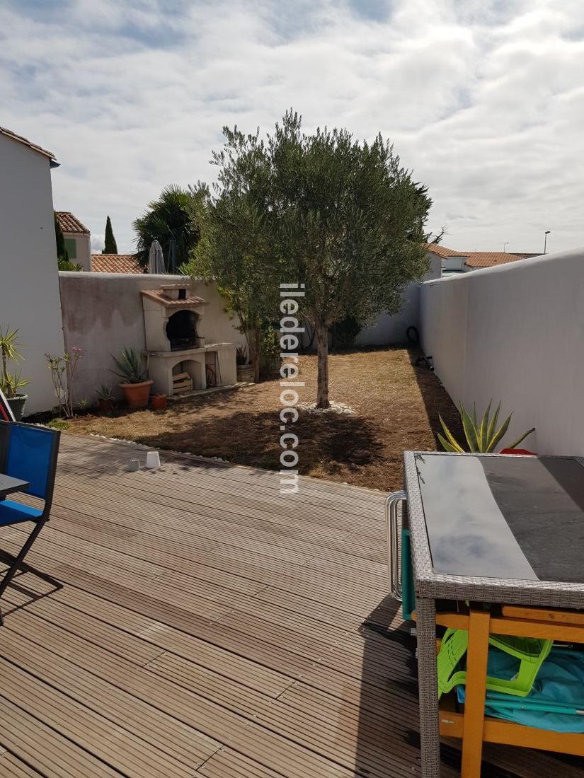 Photo 9 : JARDIN d'une maison située à Rivedoux-Plage, île de Ré.