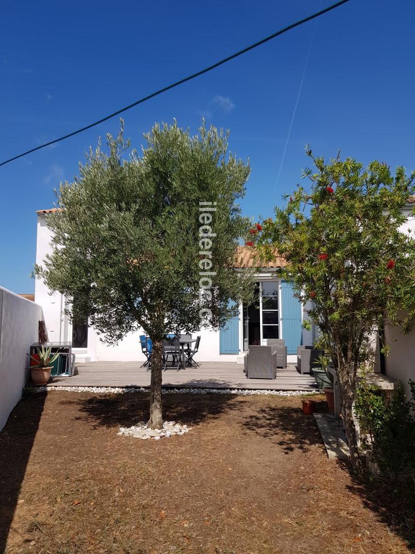 Photo 8 : JARDIN d'une maison située à Rivedoux-Plage, île de Ré.