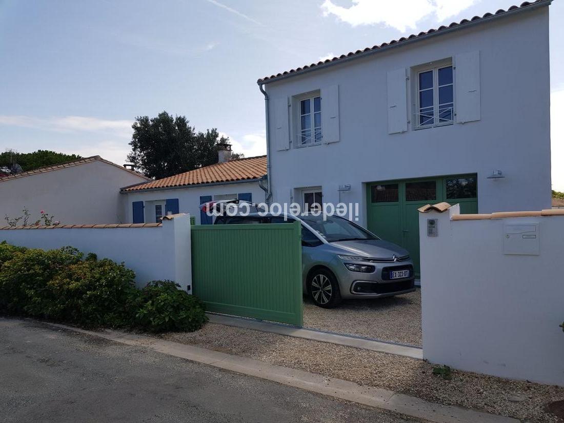 Photo 1 : EXTERIEUR d'une maison située à Rivedoux-Plage, île de Ré.