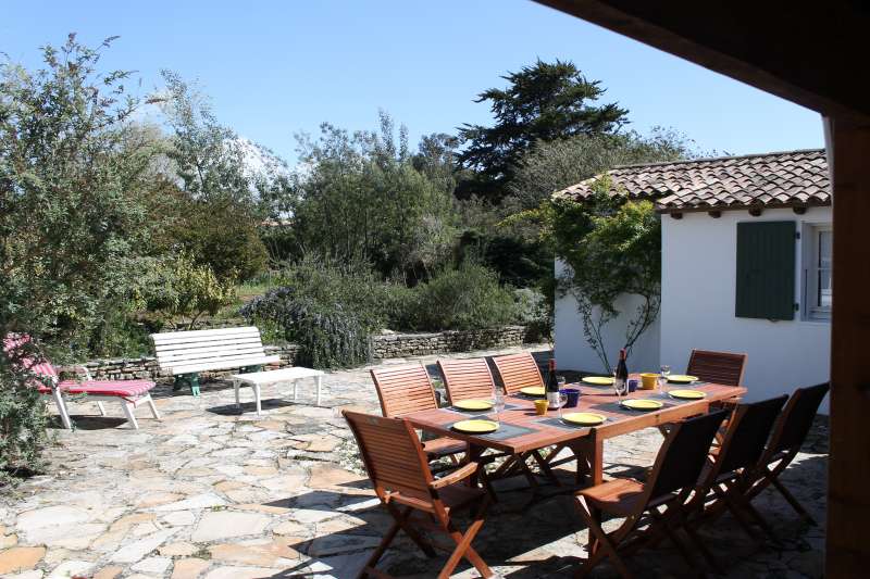 Photo 3 : PATIO d'une maison située à Les Portes-en-Ré, île de Ré.