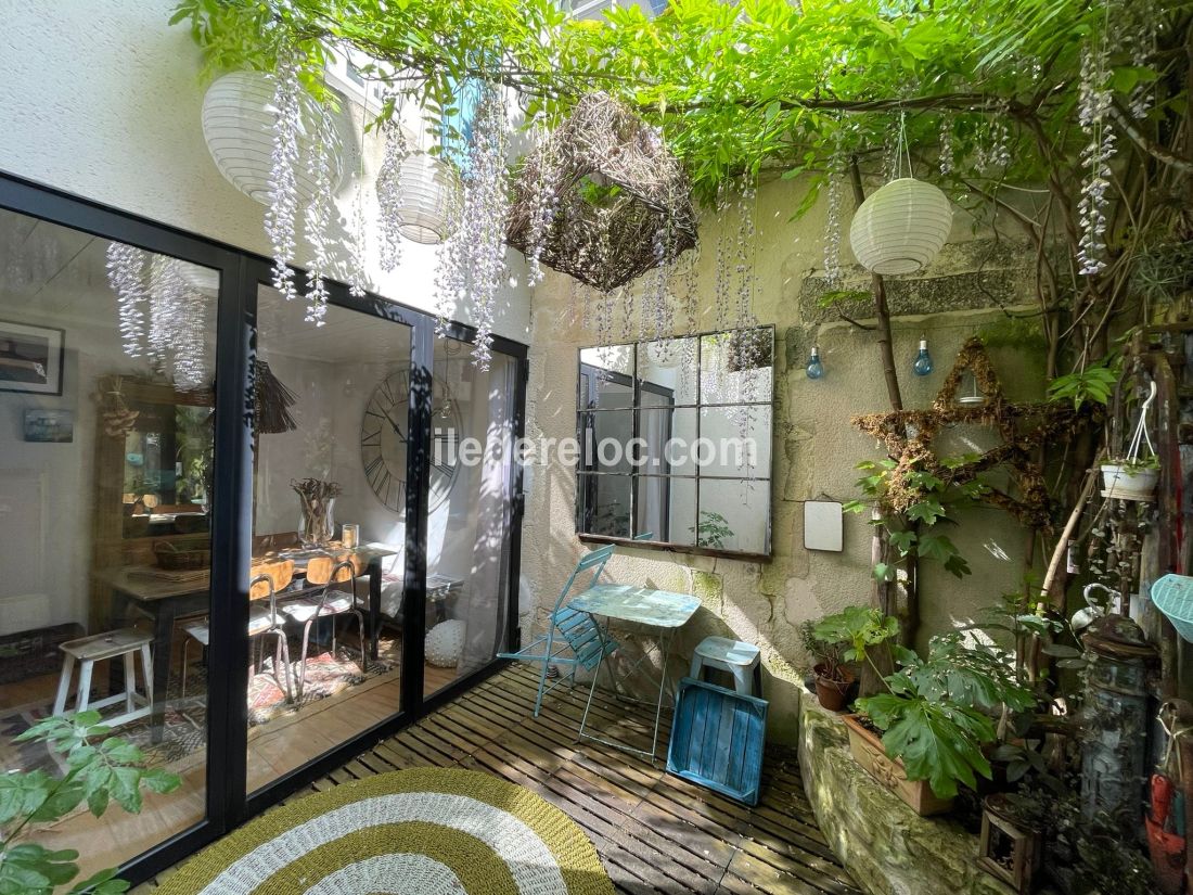 Photo 1 : PATIO d'une maison située à Saint-Martin-de-Ré, île de Ré.