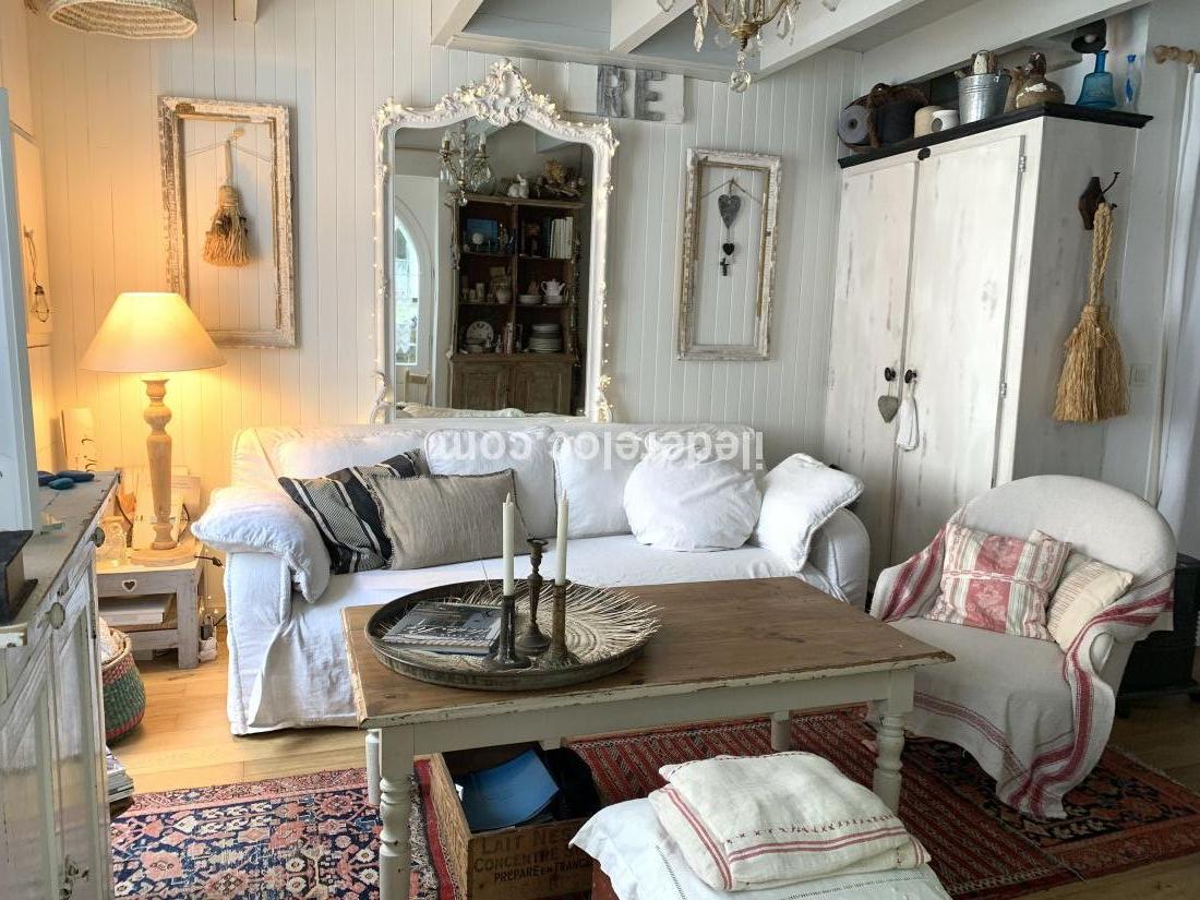 Photo 2 : SEJOUR d'une maison située à Saint-Martin-de-Ré, île de Ré.