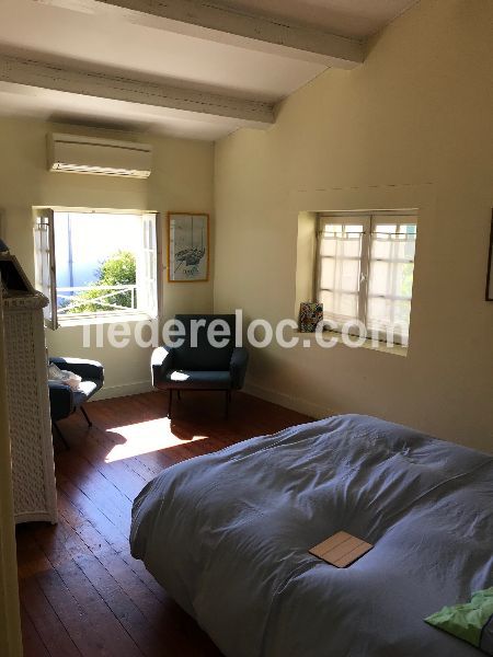 Photo 20 : CHAMBRE d'une maison située à La Couarde-sur-mer, île de Ré.