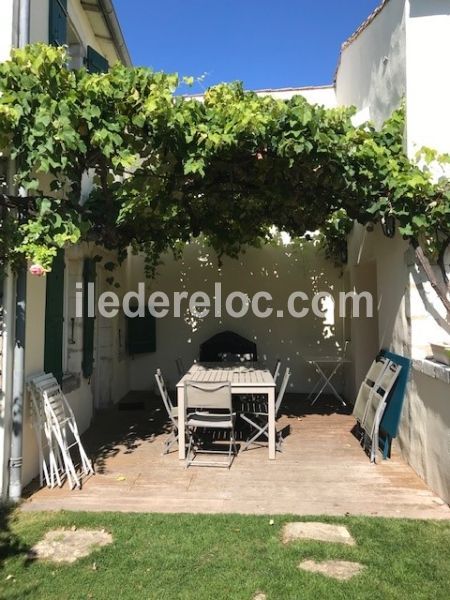 Photo 6 : TERRASSE d'une maison située à La Couarde-sur-mer, île de Ré.