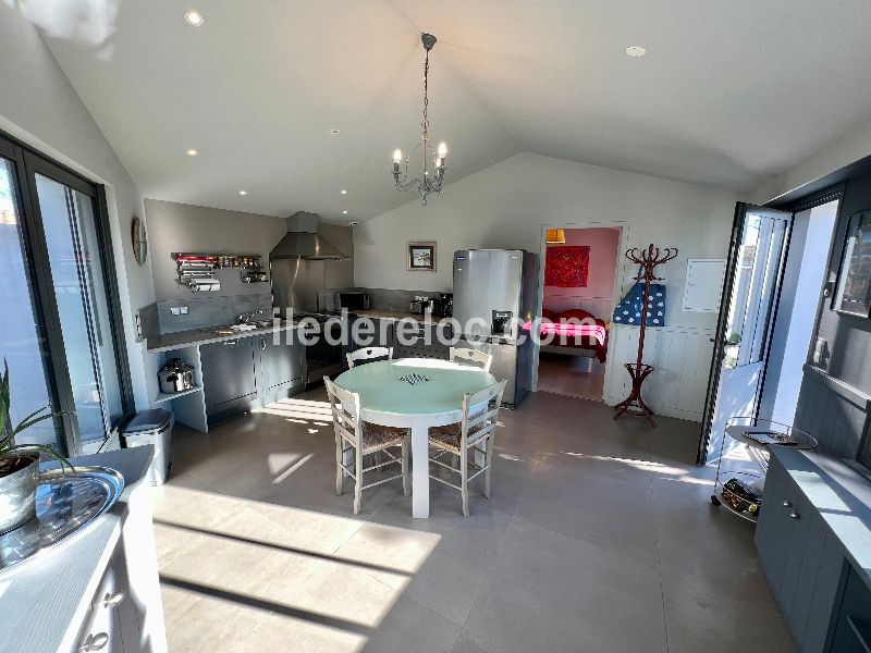 Photo 2 : SEJOUR d'une maison située à Saint-Martin-de-Ré, île de Ré.