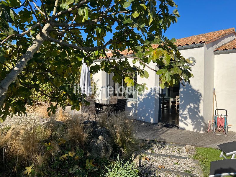 Photo 22 : EXTERIEUR d'une maison située à Saint-Martin-de-Ré, île de Ré.