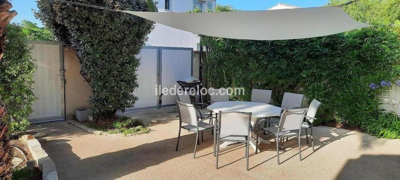 Photo 20 : TERRASSE d'une maison située à La Couarde-sur-mer, île de Ré.