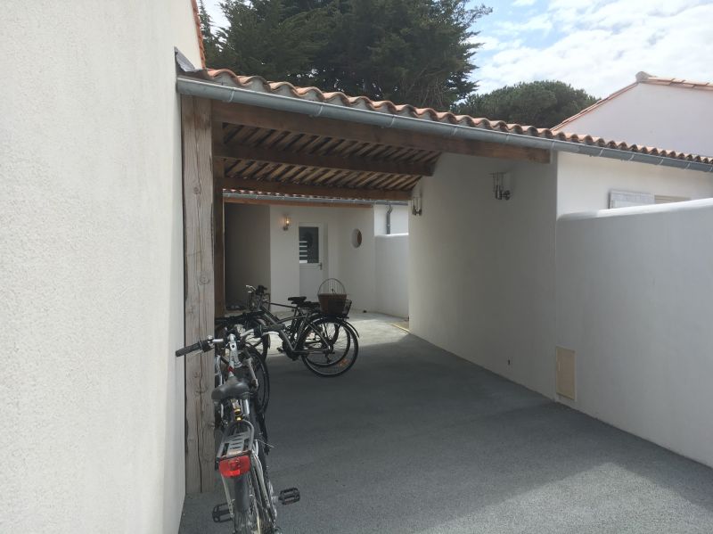 Photo 12 : ENTREE d'une maison située à Le Bois-Plage-en-Ré, île de Ré.