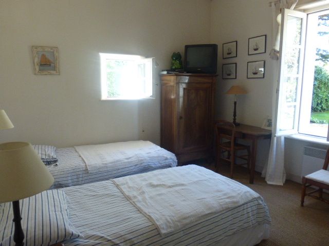 Photo 16 : CHAMBRE d'une maison située à Les Portes-en-Ré, île de Ré.