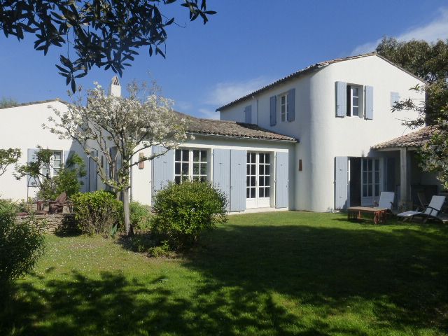 Photo 1 : EXTERIEUR d'une maison située à Les Portes-en-Ré, île de Ré.