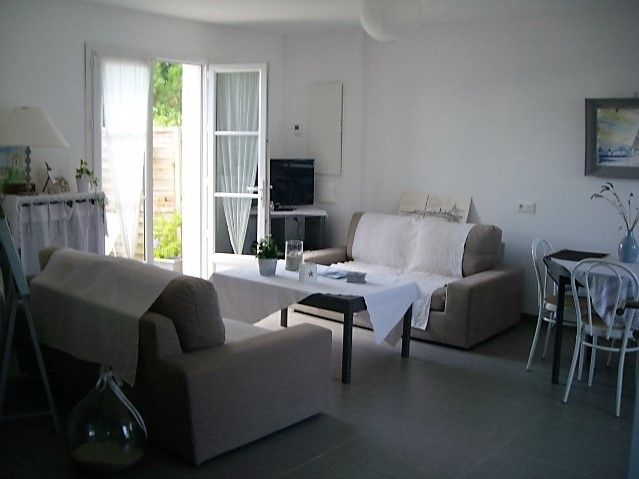 Photo 1 : SEJOUR d'une maison située à Loix, île de Ré.