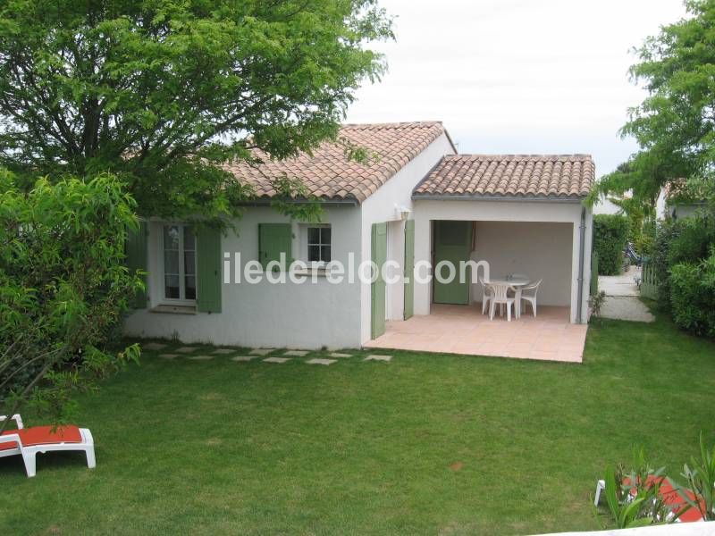 Photo 2 : JARDIN d'une maison située à Les Portes-en-Ré, île de Ré.