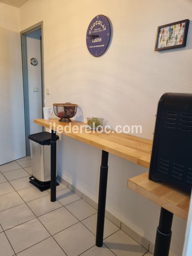 Photo 15 : CUISINE d'une maison située à La Couarde-sur-mer, île de Ré.