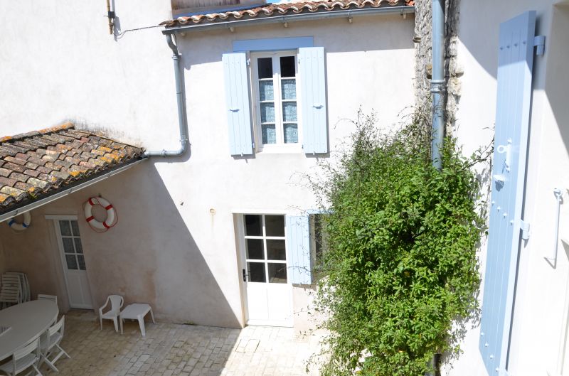 Photo 1 : EXTERIEUR d'une maison située à Sainte-Marie-de-Ré, île de Ré.